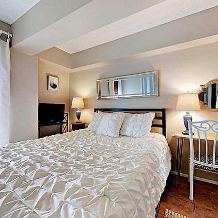 Seawall Apartments Galveston Room photo